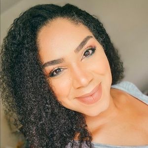 Meet your Posher, Mora